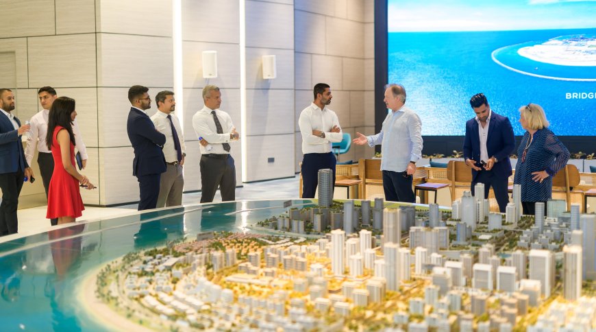 LORD SWIRE, DEPUTY CHAIRMAN OF THE COMMONWEALTH ENTERPRISE AND INVESTMENT COUNCIL (CWEIC), VISITS PORT CITY COLOMBO