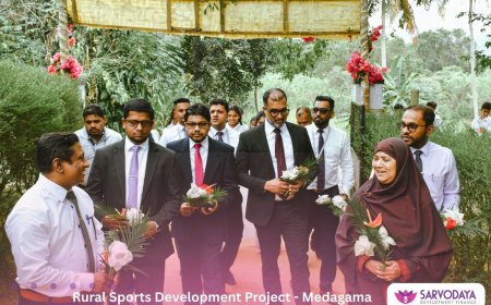 ග්‍රාමීය පාසල් වොලිබෝල් කණ්ඩායමකට SDF වෙතින් ක්‍රීඩා උපකරණ පරිත්‍යාගයක්