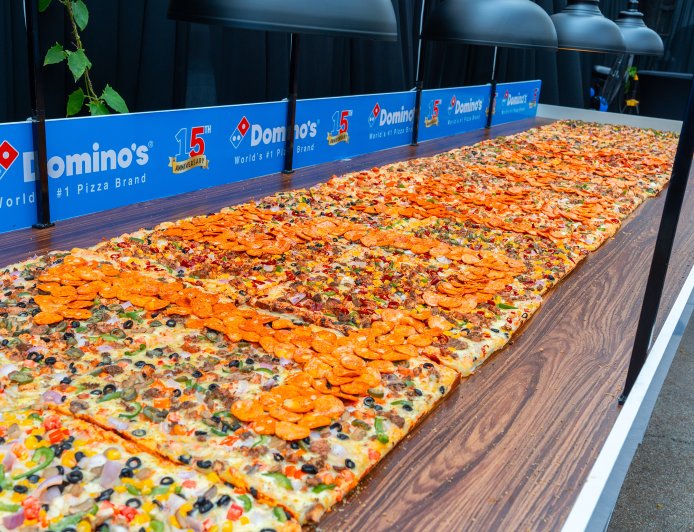 இலங்கையில் 15 ஆண்டுகளை நிறைவு செய்த Domino’s – நீண்ட Pizza உடன் கொண்டாட்டம்
